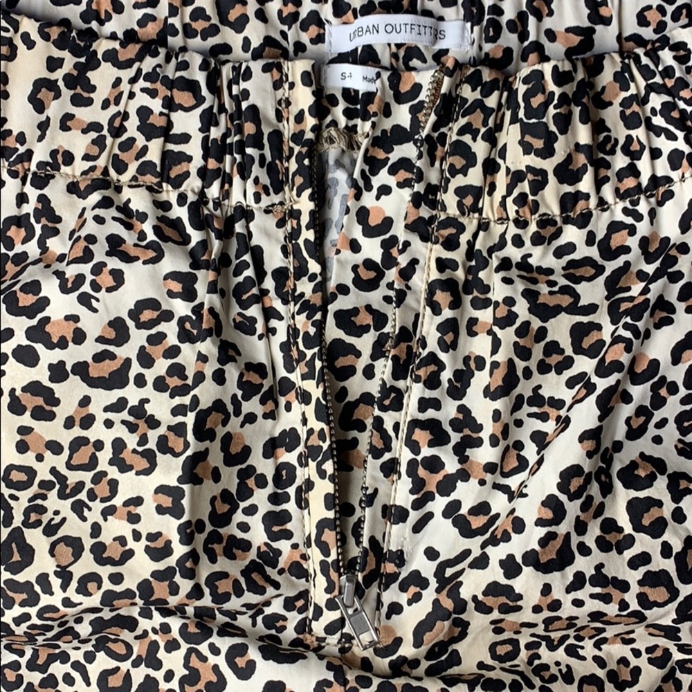 Urban Outfitters Cheetah Print pants - Picture 4 of 5